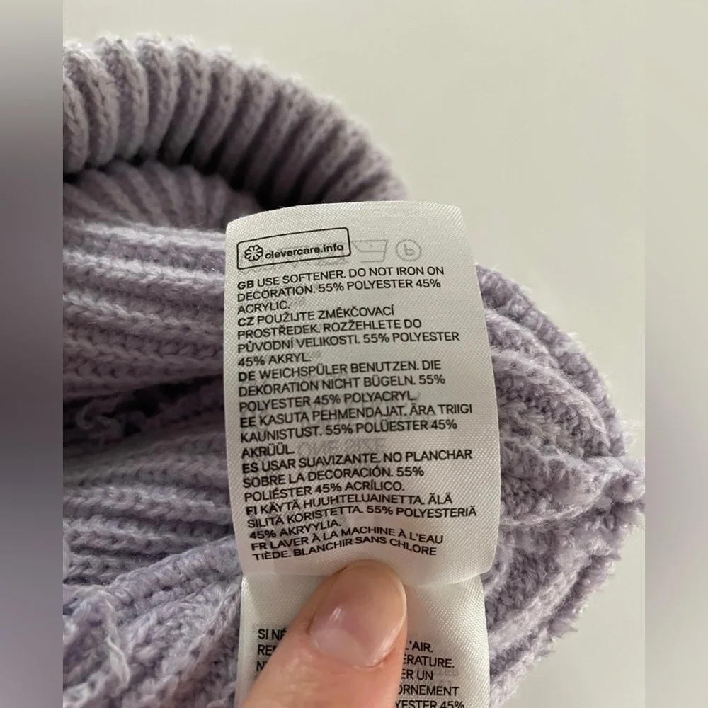 H&M Smiley Face Lavender Knit Beanie - Picture 5 of 5